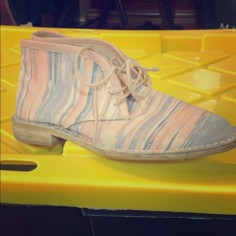 Rare stylish lace up 😍